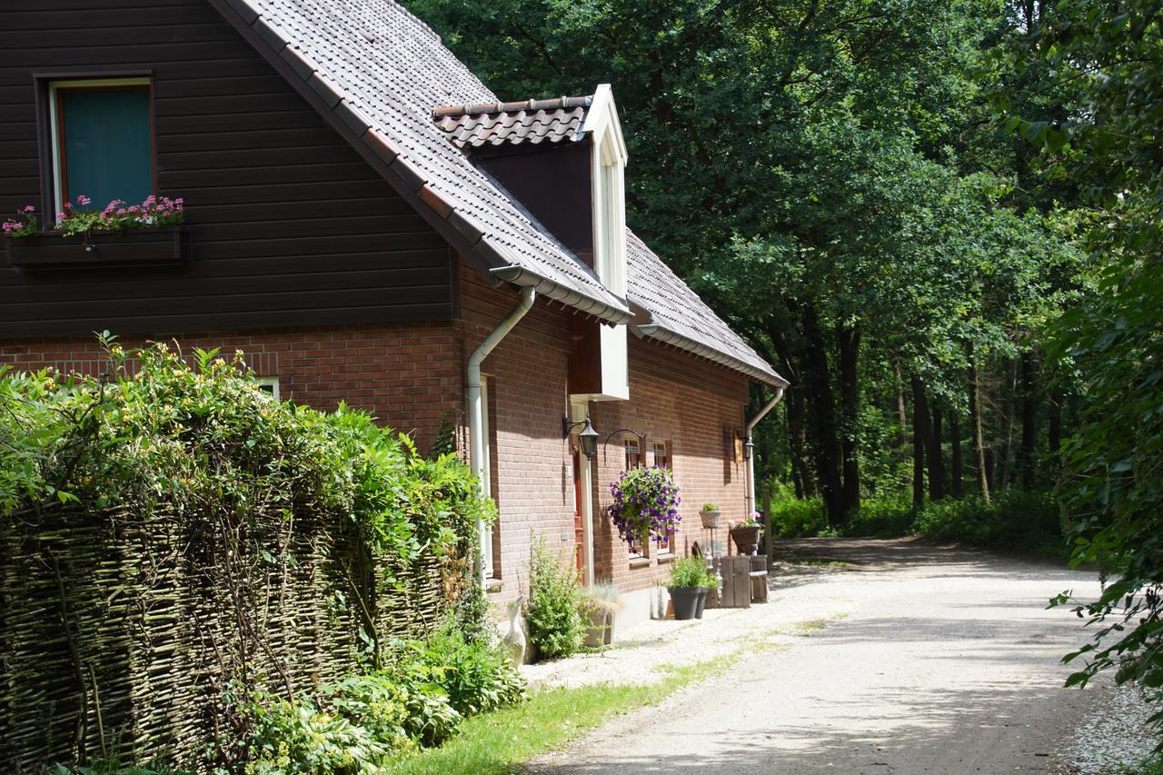 Aan De Beek Bed & Breakfast